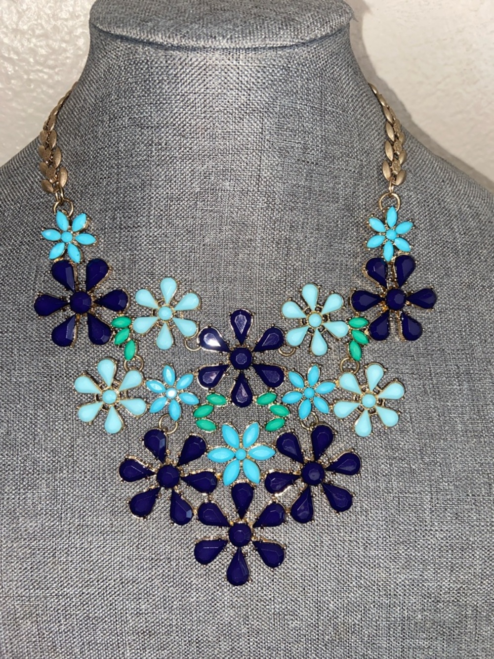Vintage MIKA Floral BiB Statement Necklace & Earrings Set